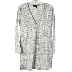 ASTR Women's Ribbed Knit V Neck Long Sleeve Tunic Blouse Light Gray Size XS